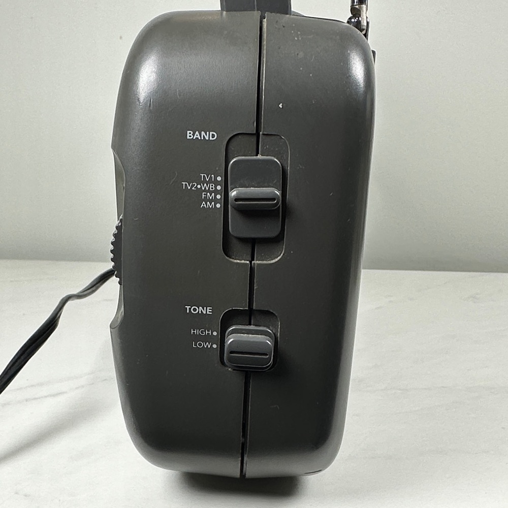 Vintage GE 2 Way power AM/FM Radio 24hourweather portable receiver TV sound 4b - Picture 6 of 15